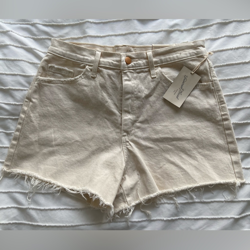 Universal Thread high rise cutoff shorts NWT